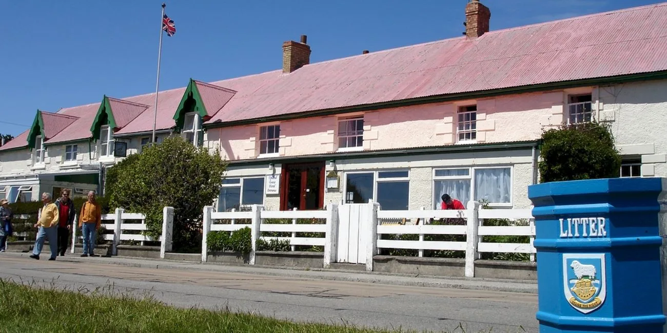ISLAS MALVINAS — 18