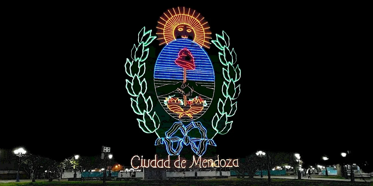 MENDOZA — 69 PlazaIndep Escudo