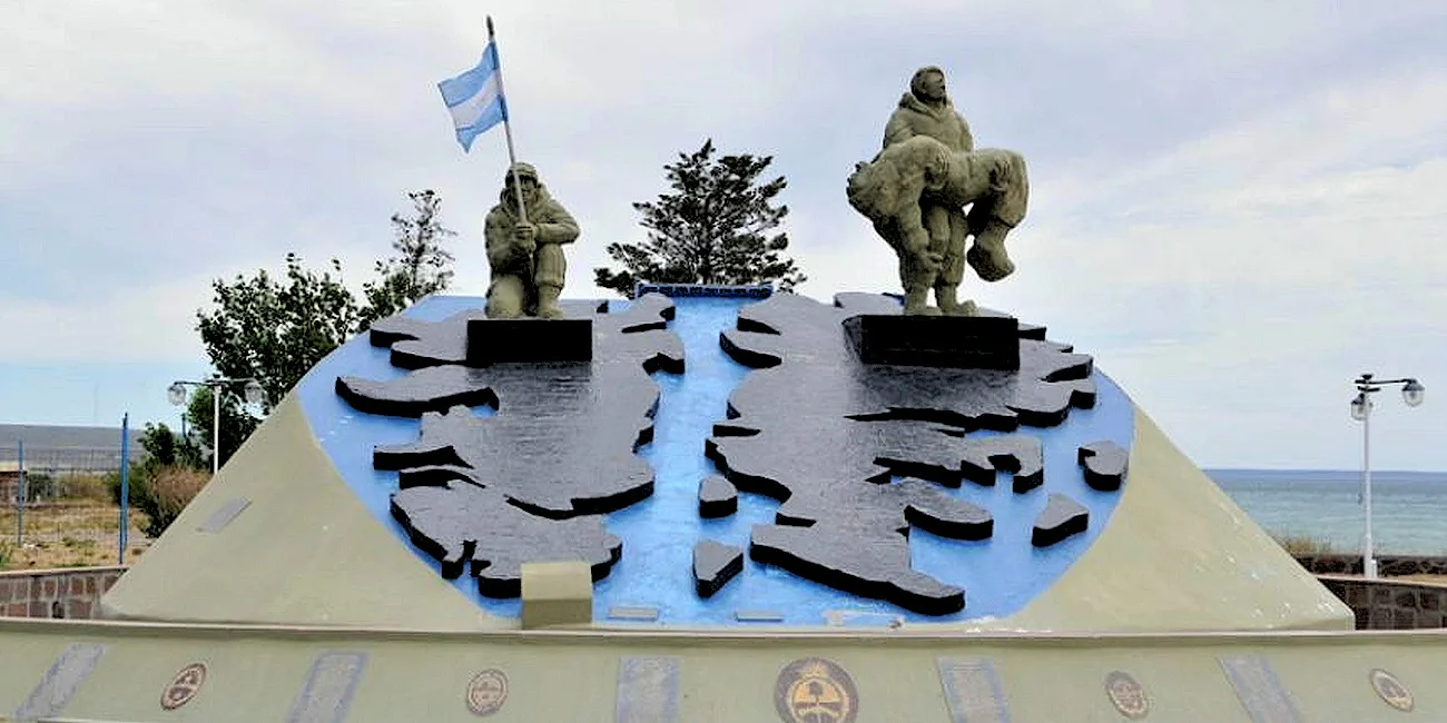 PUERTO MADRYN — 18a