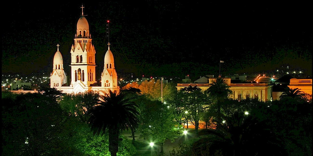 TANDIL — 88 catedral plaza