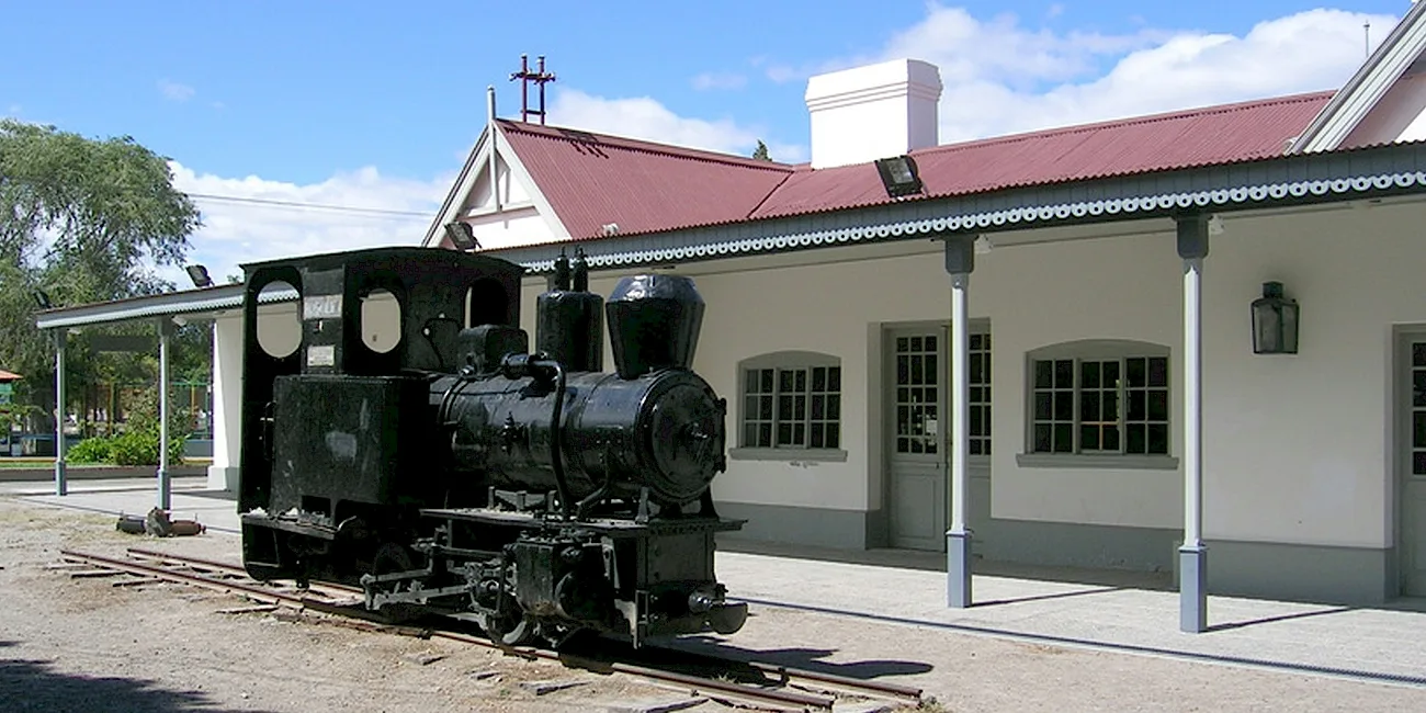 TRELEW — 03 locomotora
