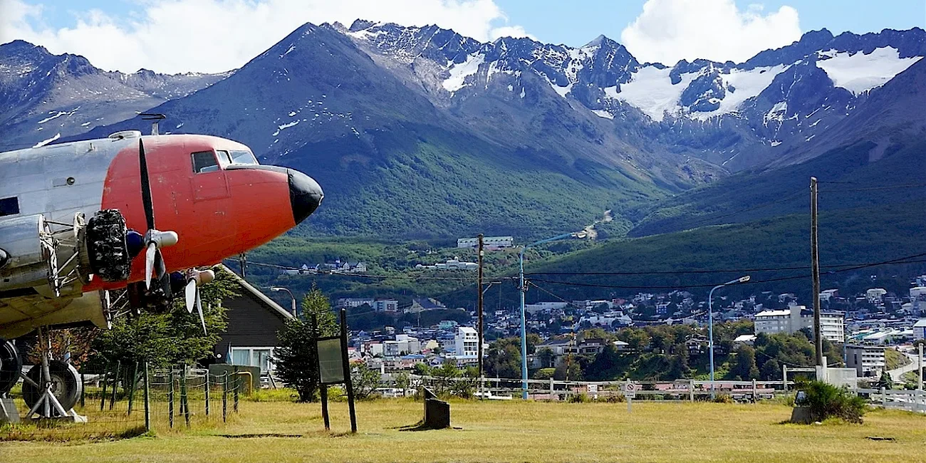 USHUAIA — 37