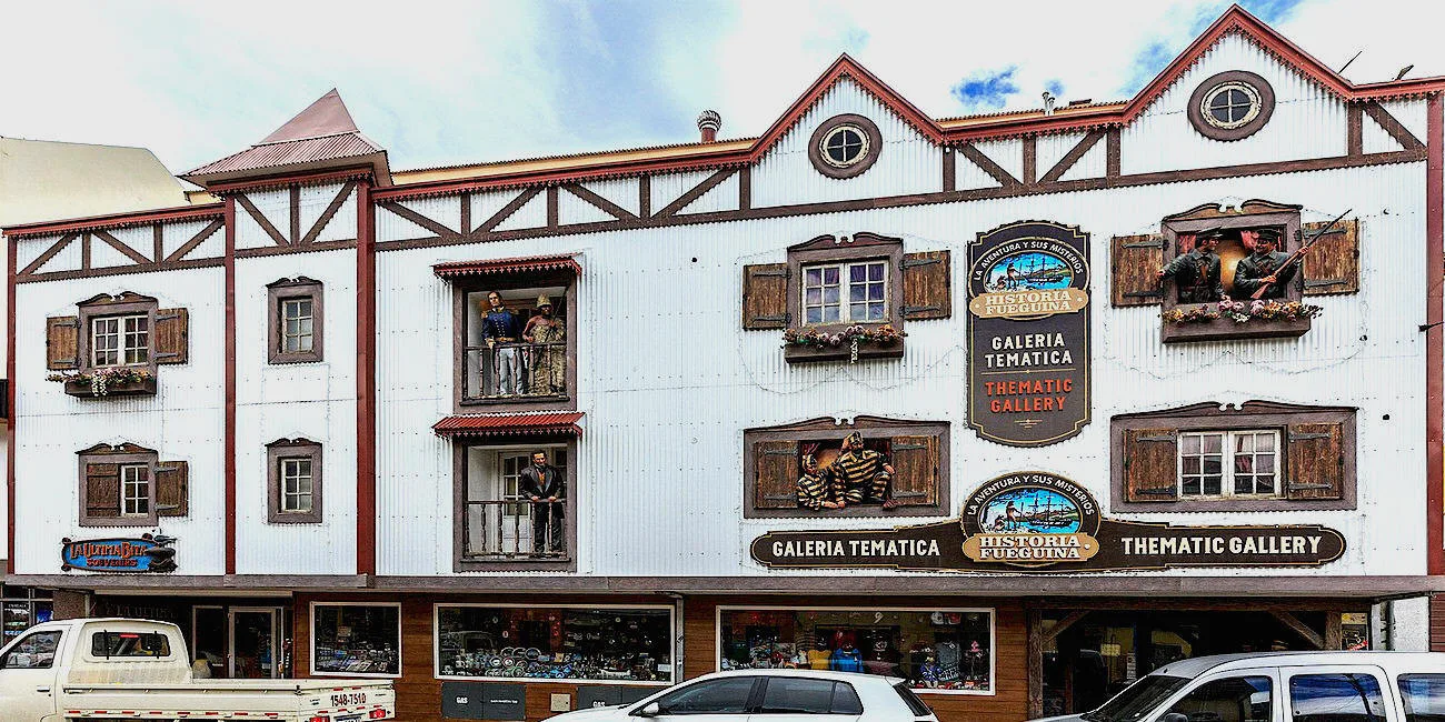 USHUAIA — 39