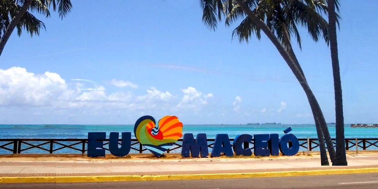 MACEIÓ E ILHÉUS — 10