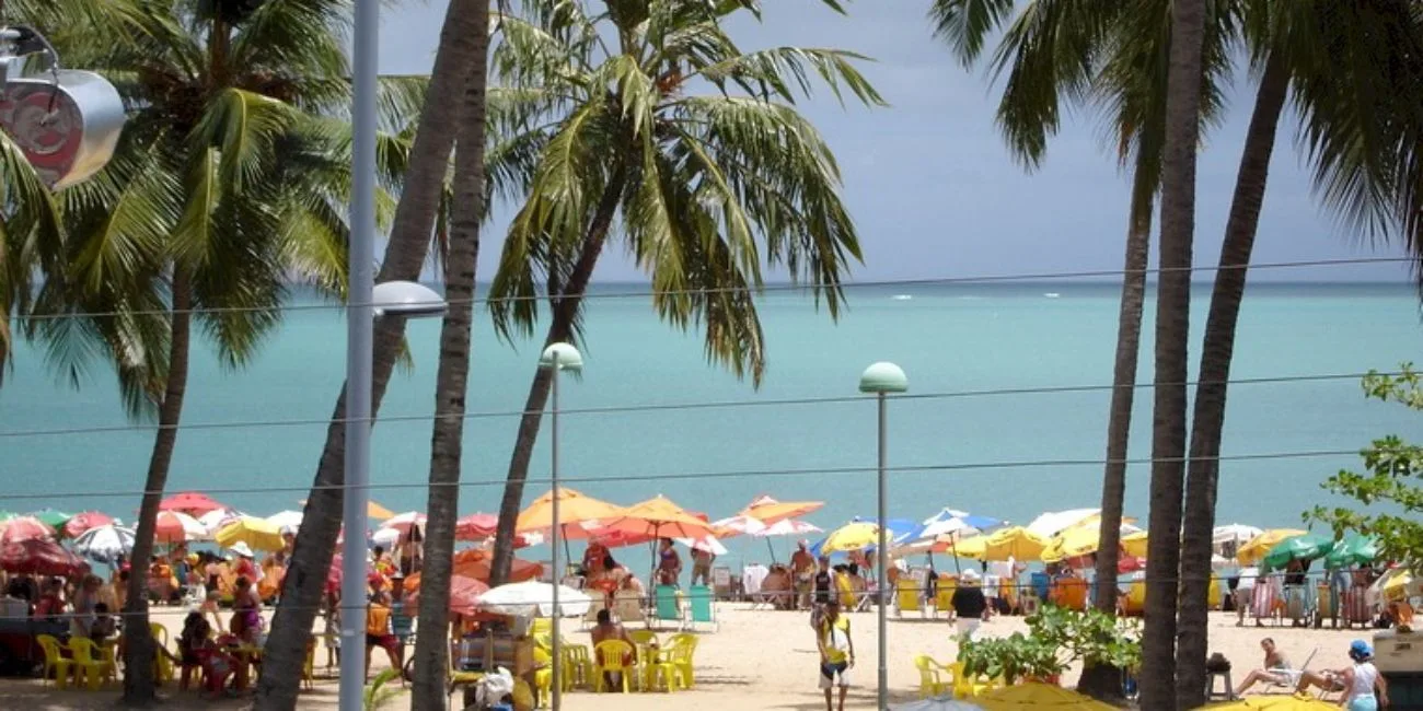 MACEIÓ E ILHÉUS — 21