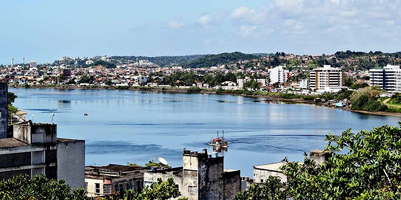 MACEIÓ E ILHÉUS — 65