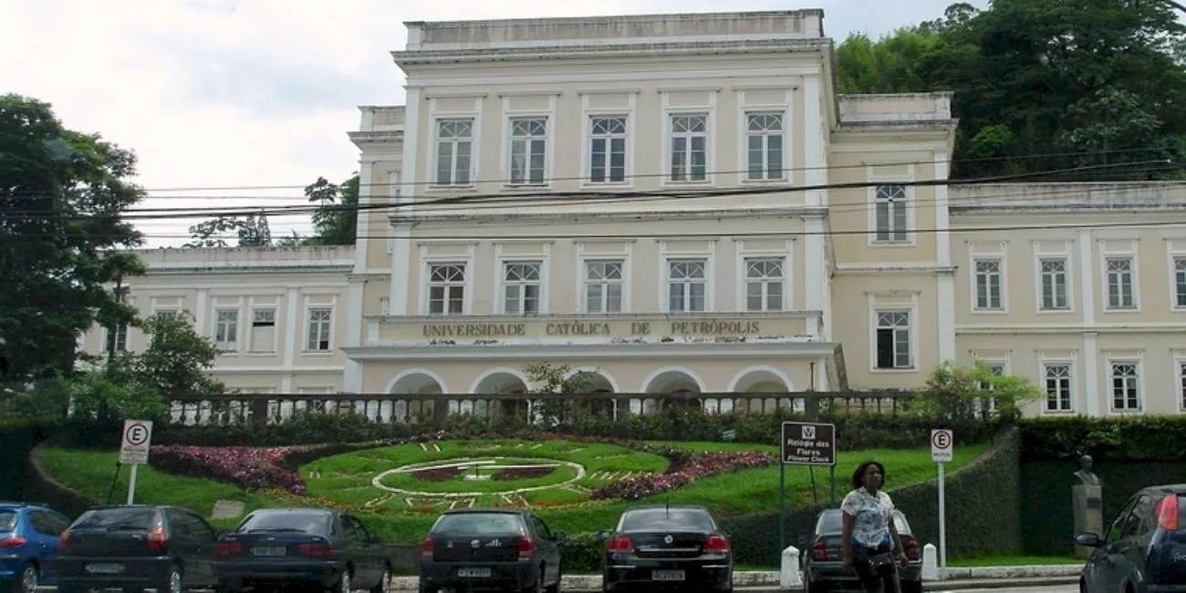 PETRÓPOLIS — 24