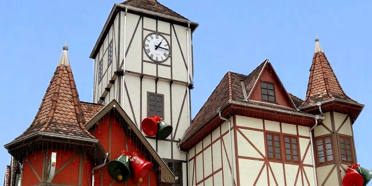 BLUMENAU Y CAMBORIÚ — 13