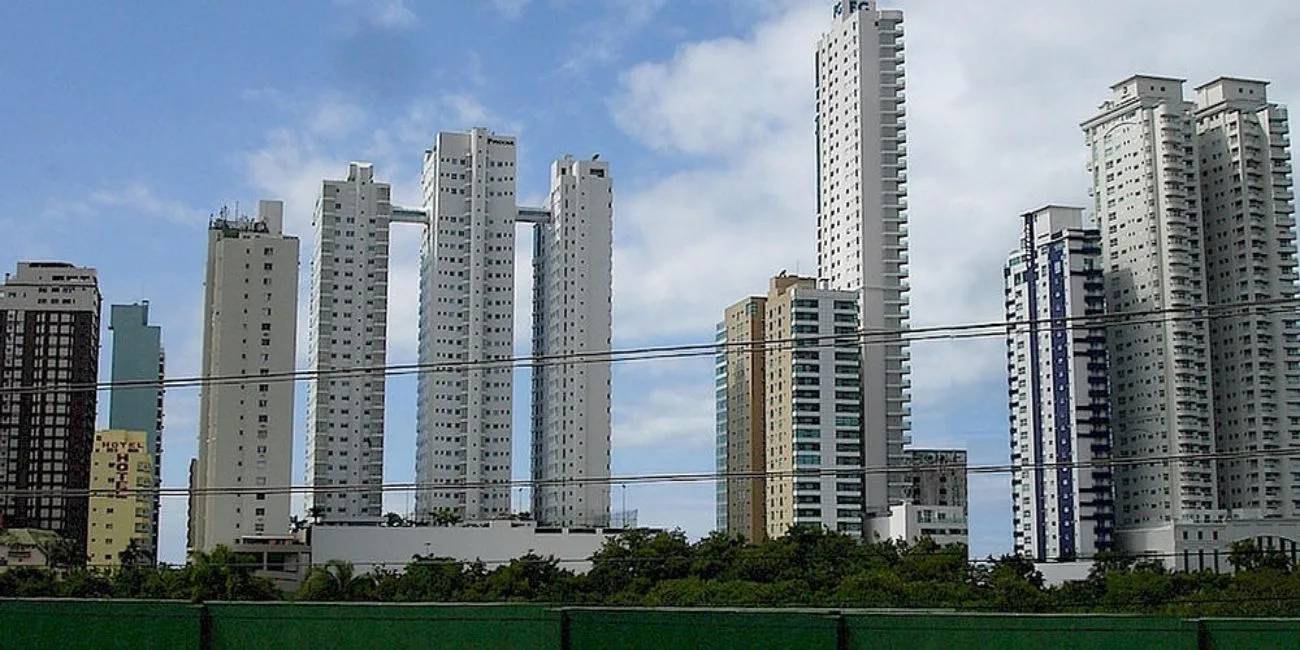 BLUMENAU Y CAMBORIÚ — 21