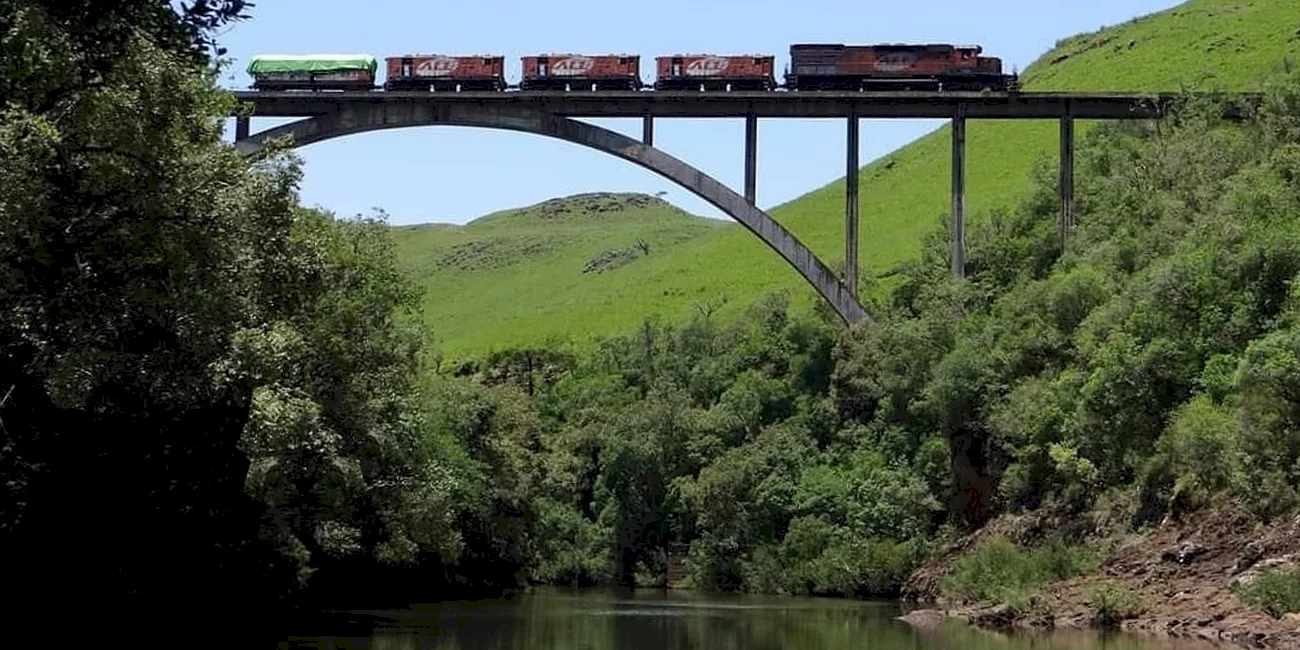TREN SERRA VERDE EXPRESS — 35