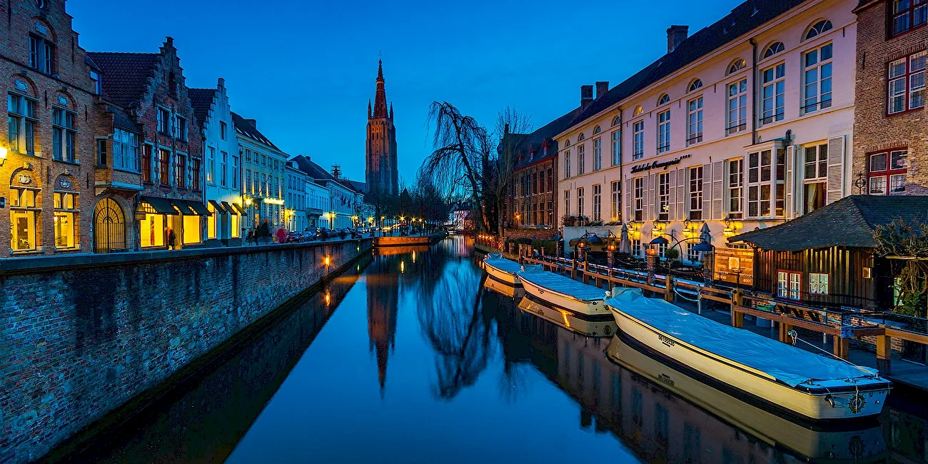 EUROPA DE NOCHE — 08 brujas