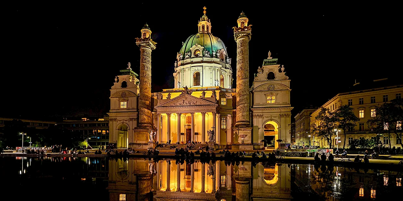 EUROPA DE NOCHE — 24 viena