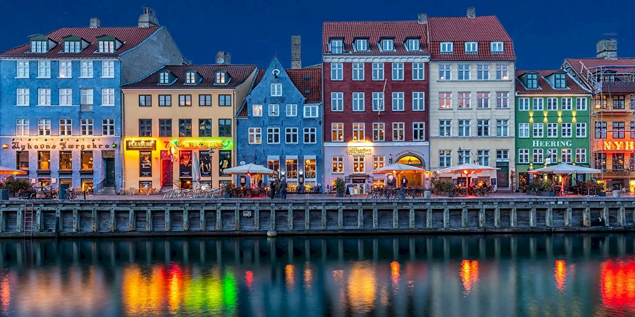 EUROPA DE NOCHE — 30 copenhague