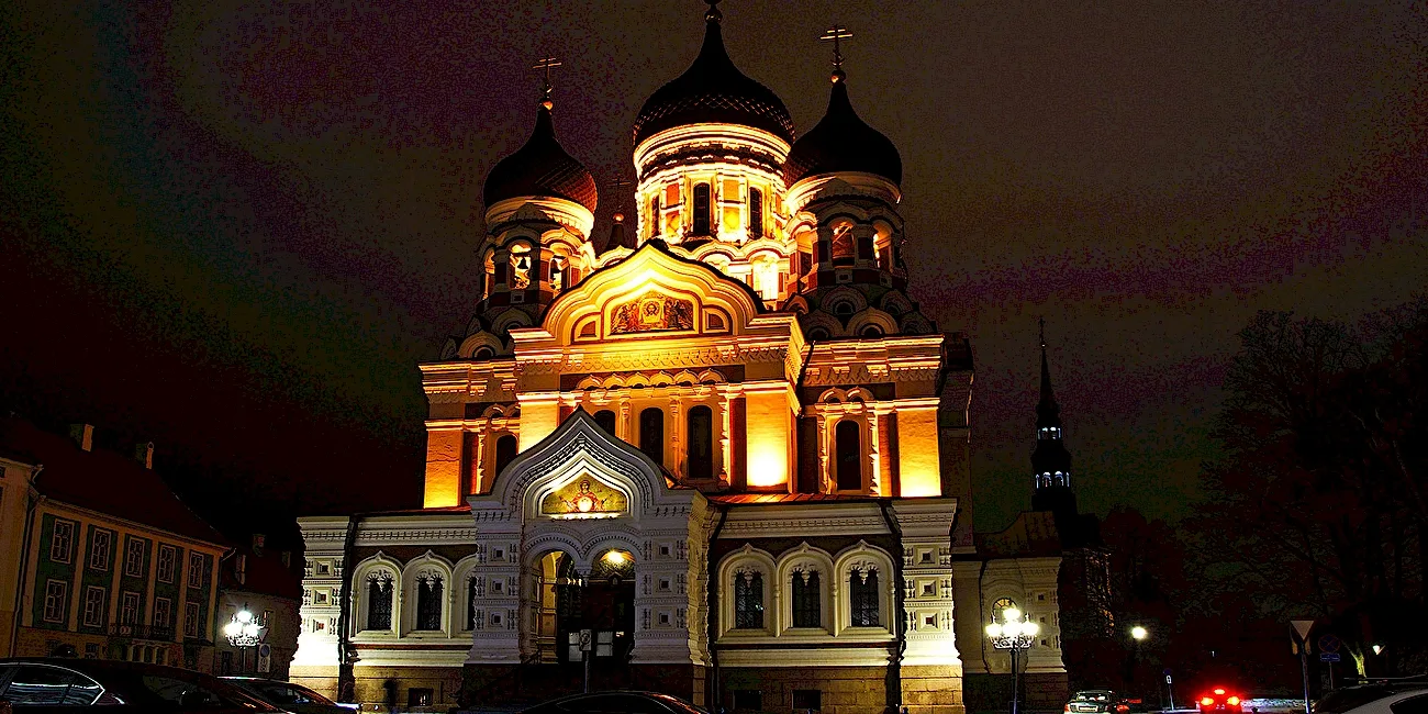 EUROPA DE NOCHE — 44 tallin