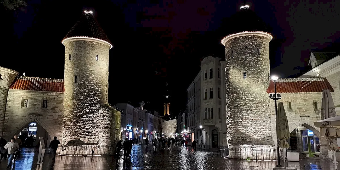 EUROPA DE NOCHE — 46 tallin