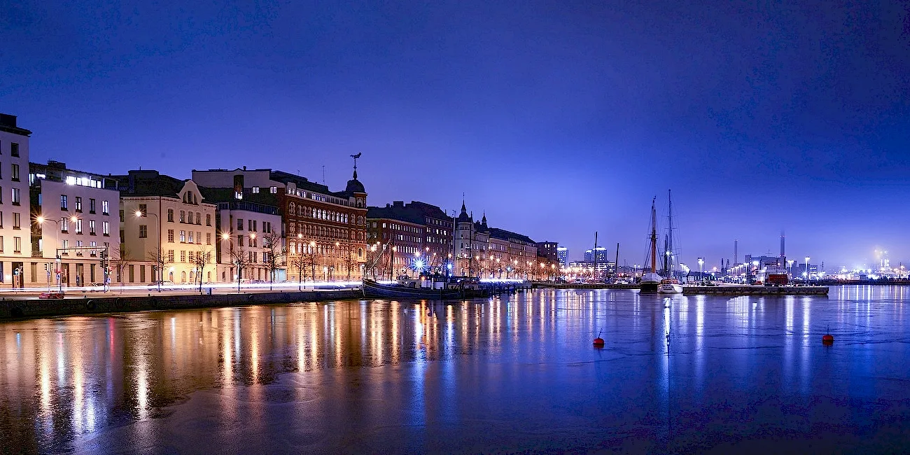 EUROPA DE NOCHE — 47 helsinki
