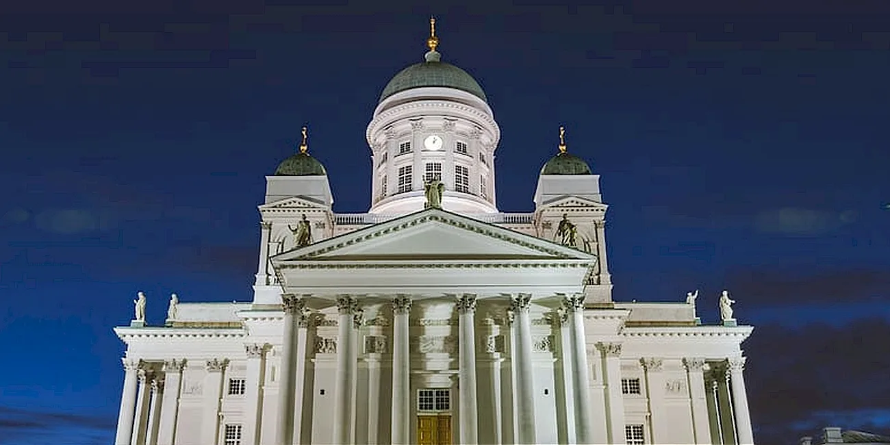 EUROPA DE NOCHE — 48 helsinki