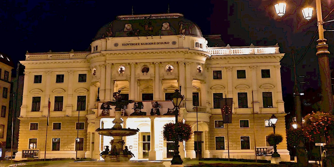 EUROPA DE NOCHE — 59 bratislava