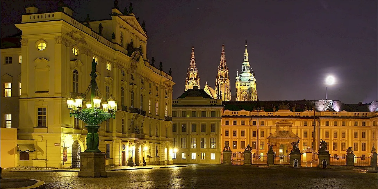 EUROPA DE NOCHE — 62 peaga