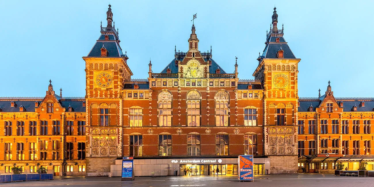 AMSTERDAM — 02