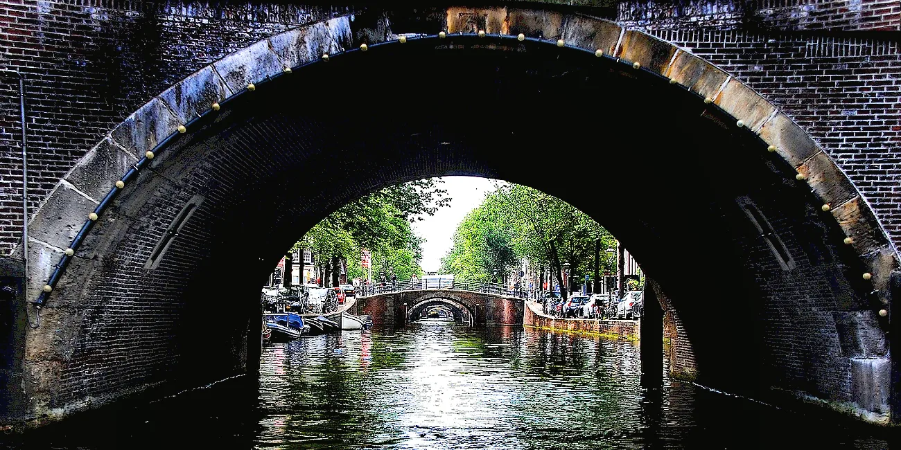 AMSTERDAM — 20