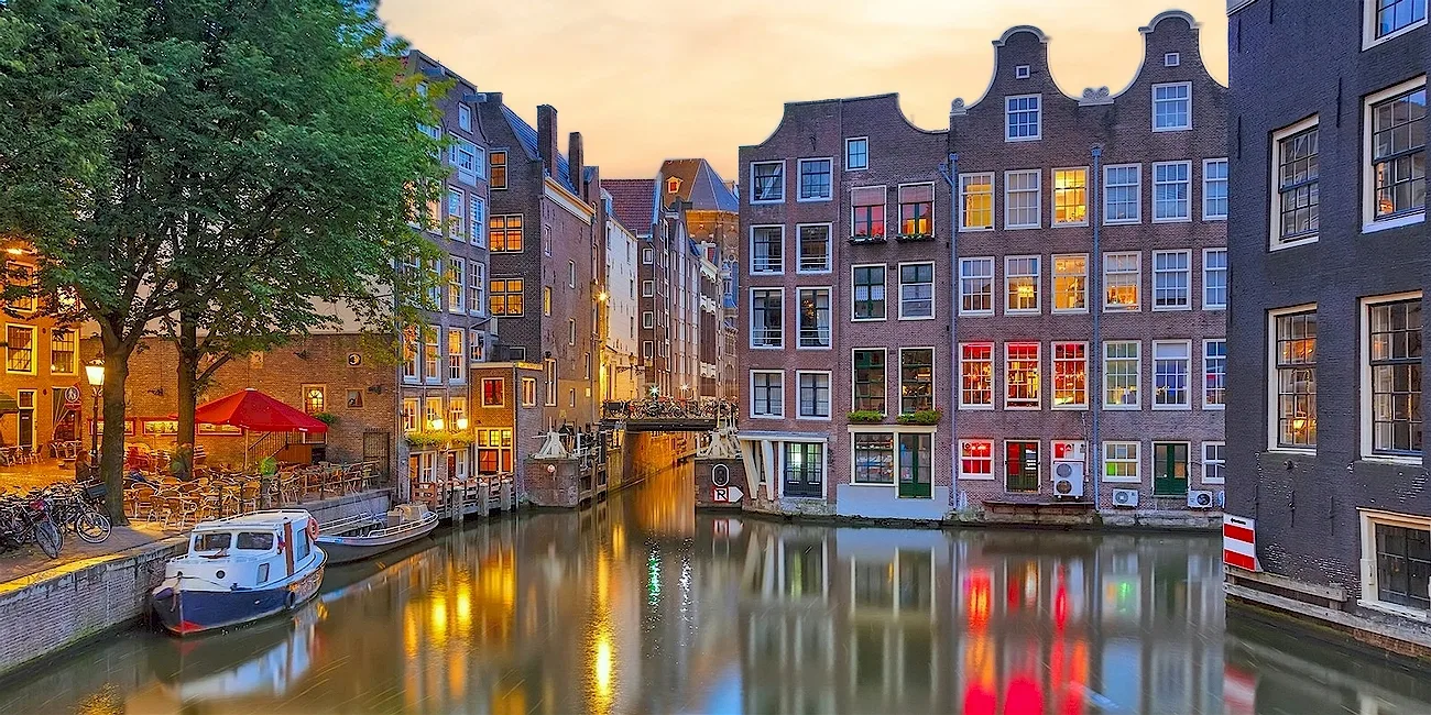 AMSTERDAM — 22