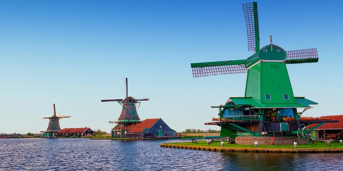 AMSTERDAM — 26