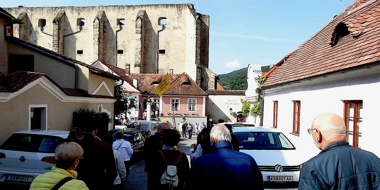 DÜRNSTEIN — 16