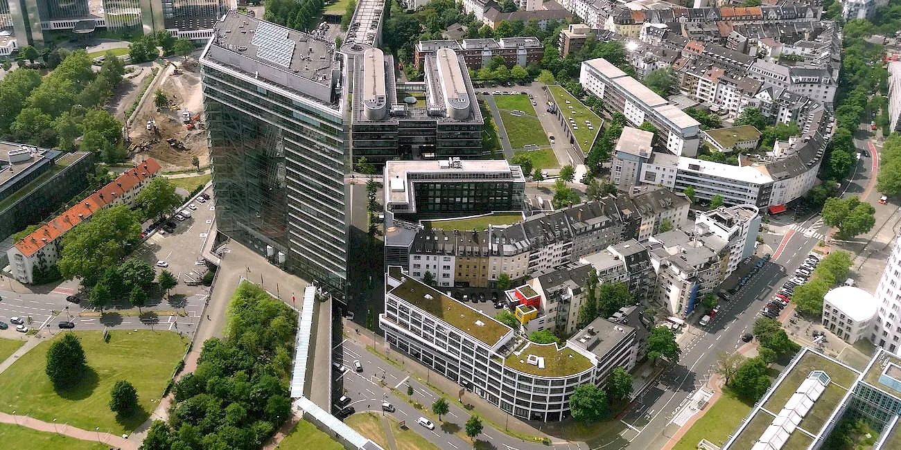 DÜSSELDORF — 10