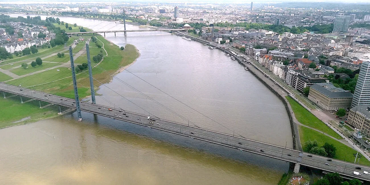 DÜSSELDORF — 13