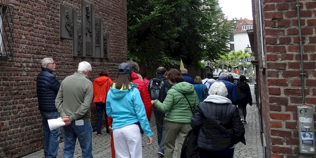 DÜSSELDORF — 23