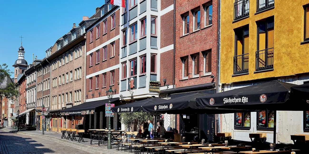 DÜSSELDORF — 36