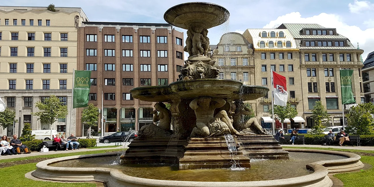 DÜSSELDORF — 50