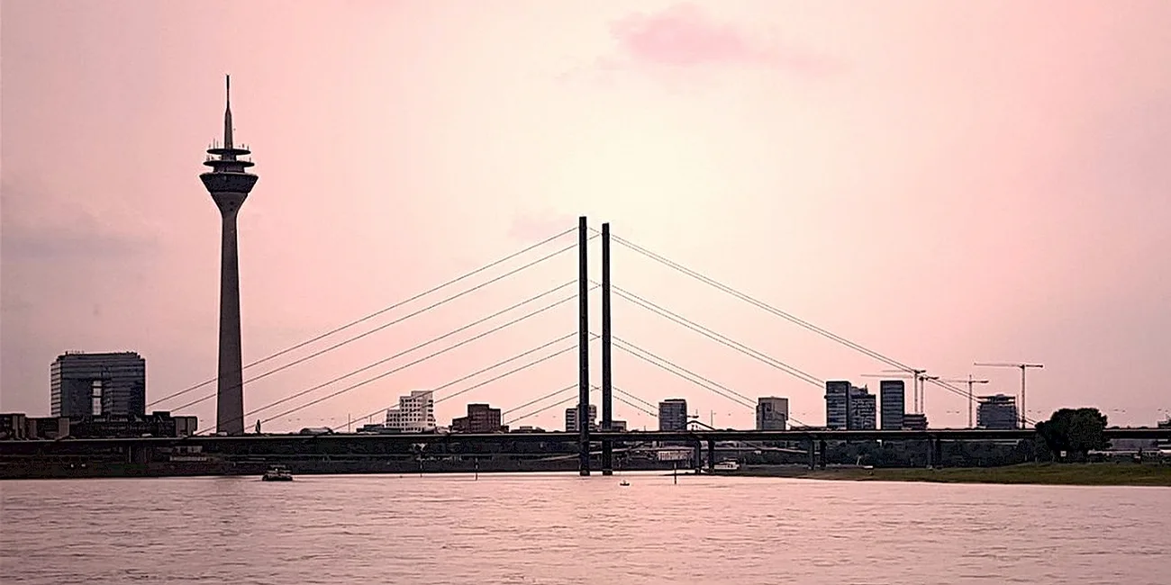 DÜSSELDORF — 55