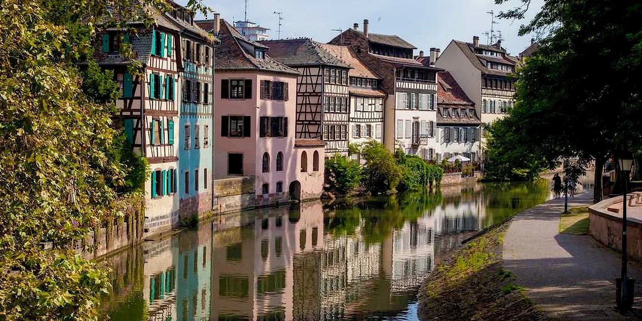 ESTRASBURGO — 33