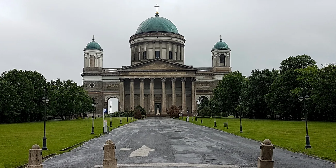 ESZTERGOM — 06
