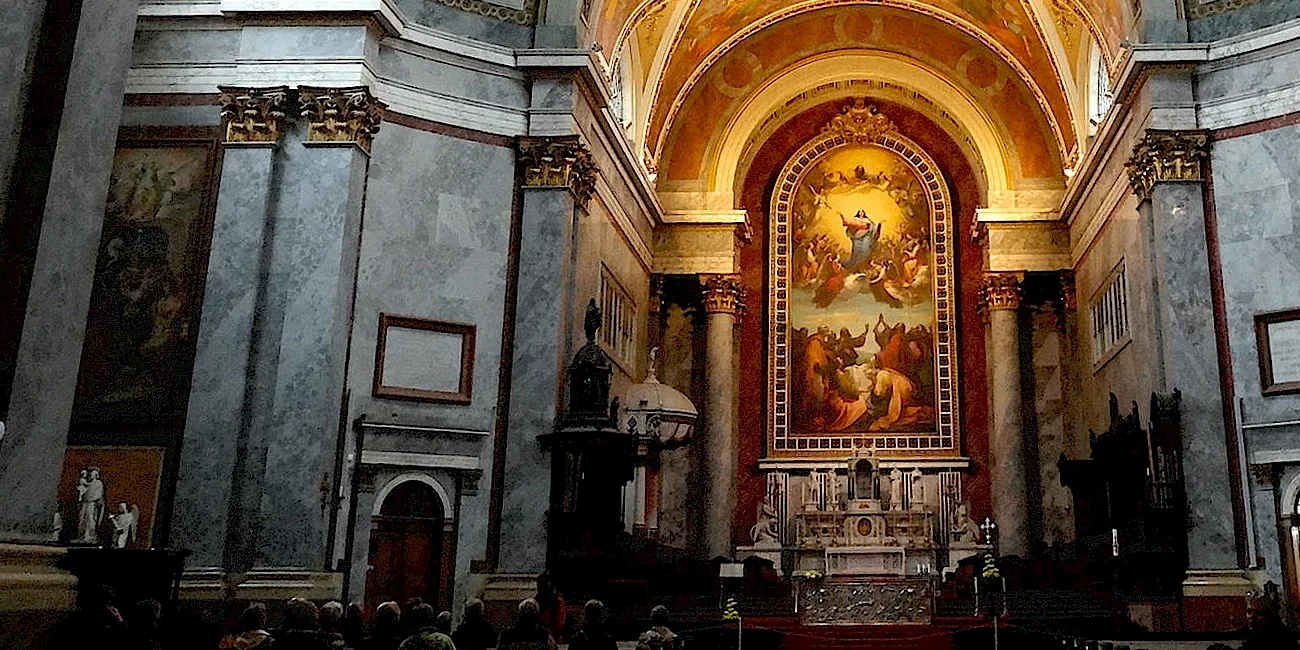ESZTERGOM — 10
