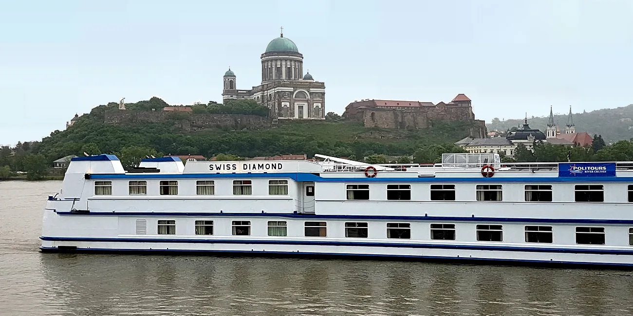 ESZTERGOM — 15