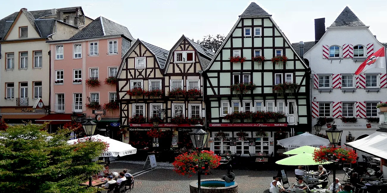 LINZ AM RHEIN — 12