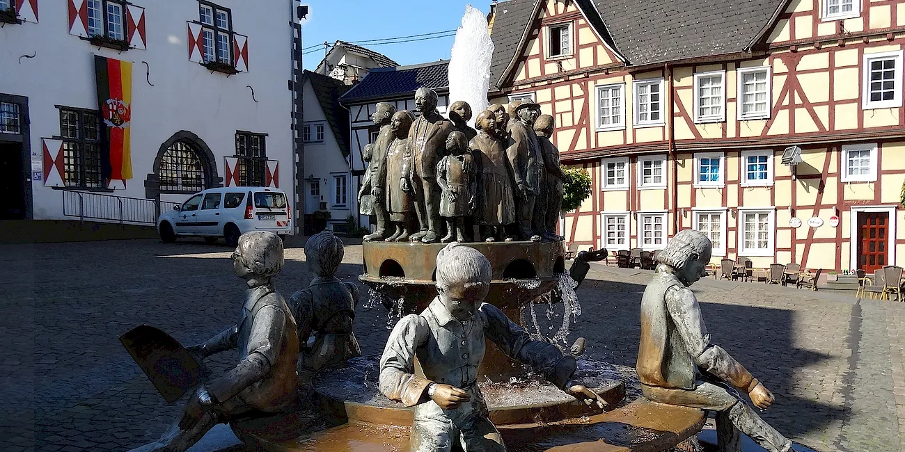 LINZ AM RHEIN — 26