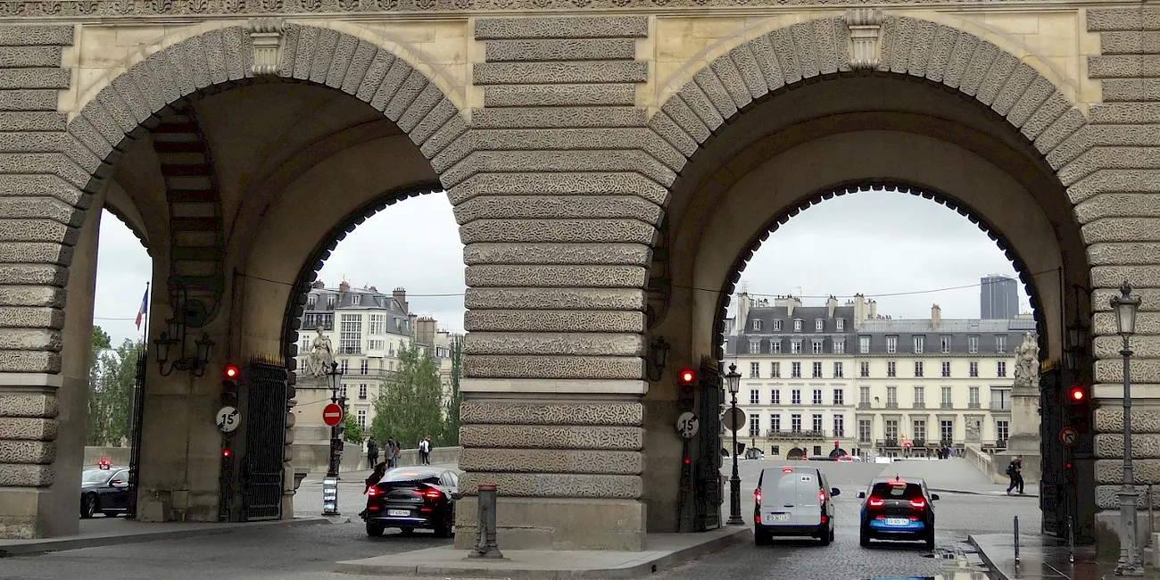 PARÍS — 01