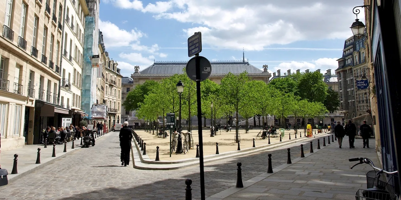 PARÍS — 10