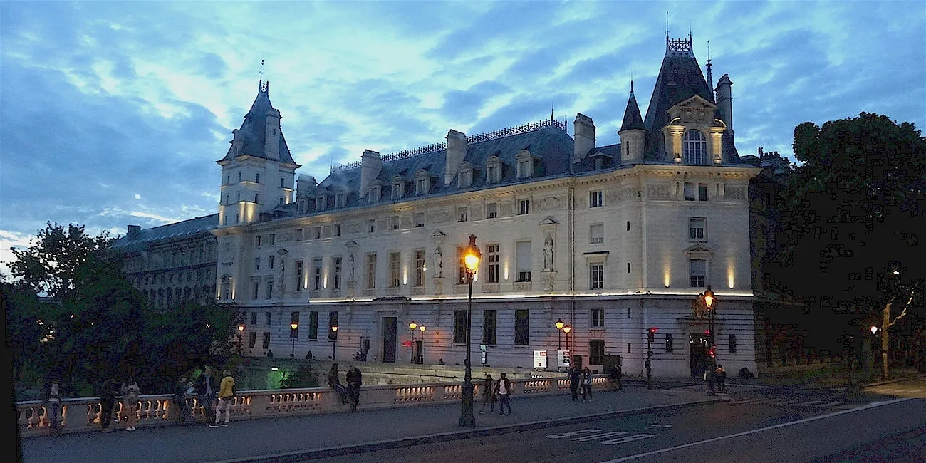 PARÍS — 09