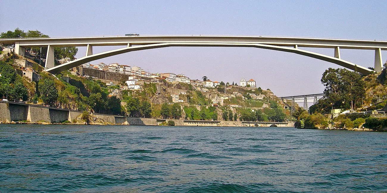 OPORTO — 13