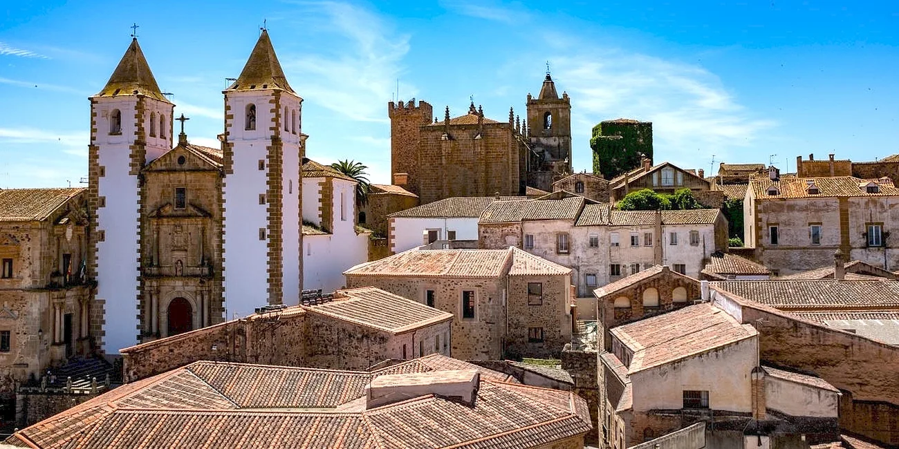 CÁCERES — 06