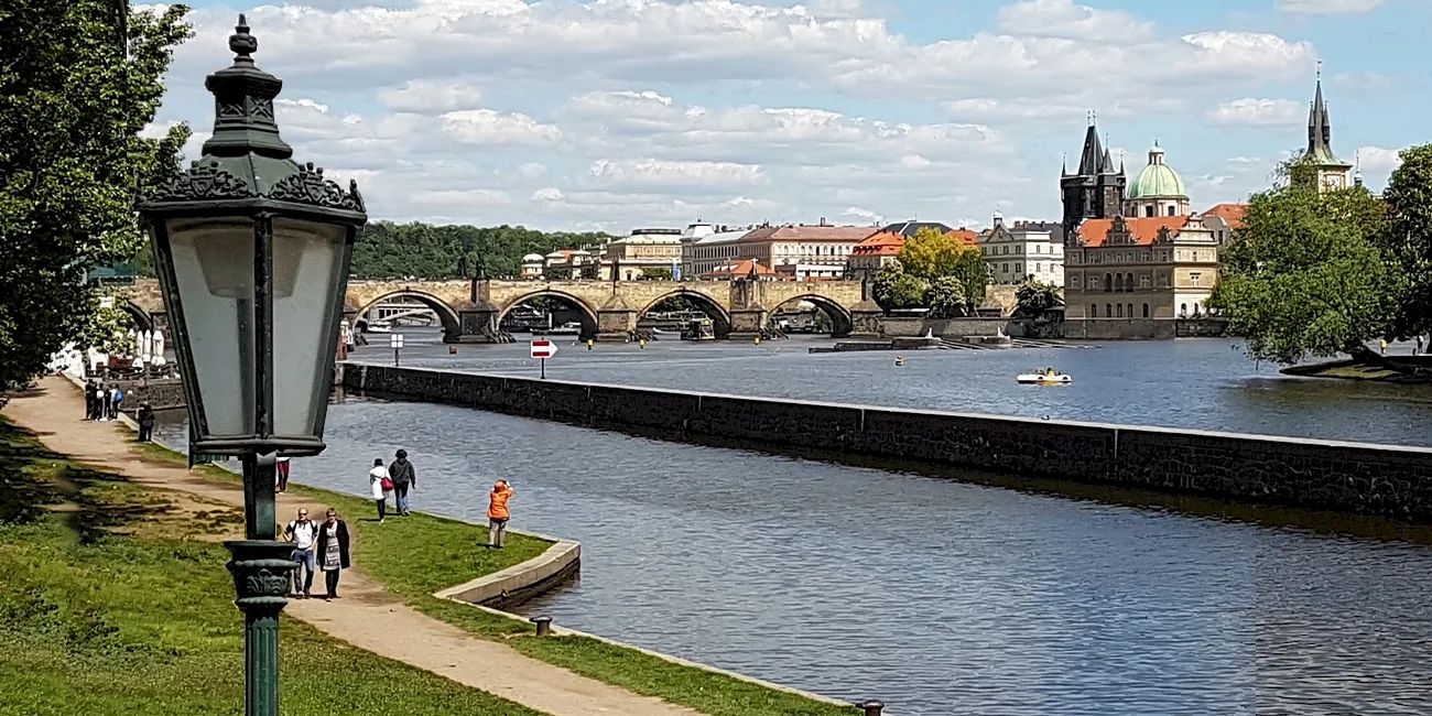 PRAGA — 11
