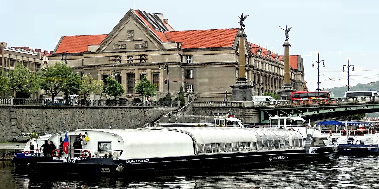 PRAGA — 64
