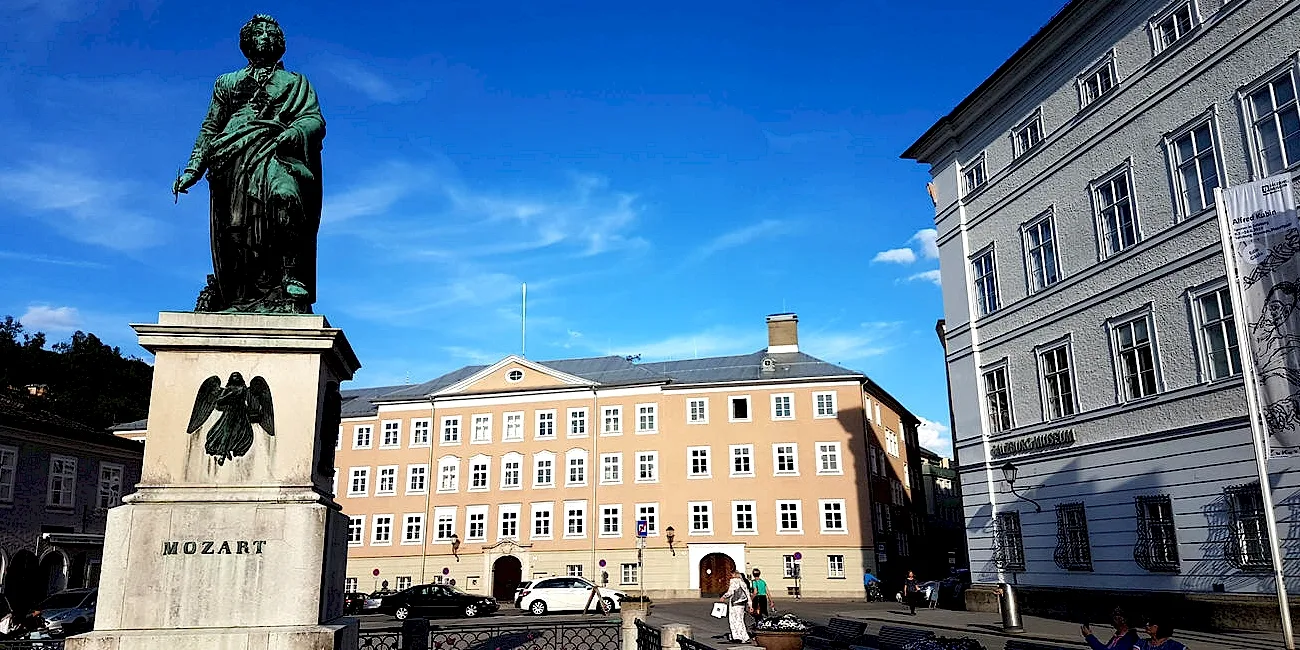 SALZBURGO — 12