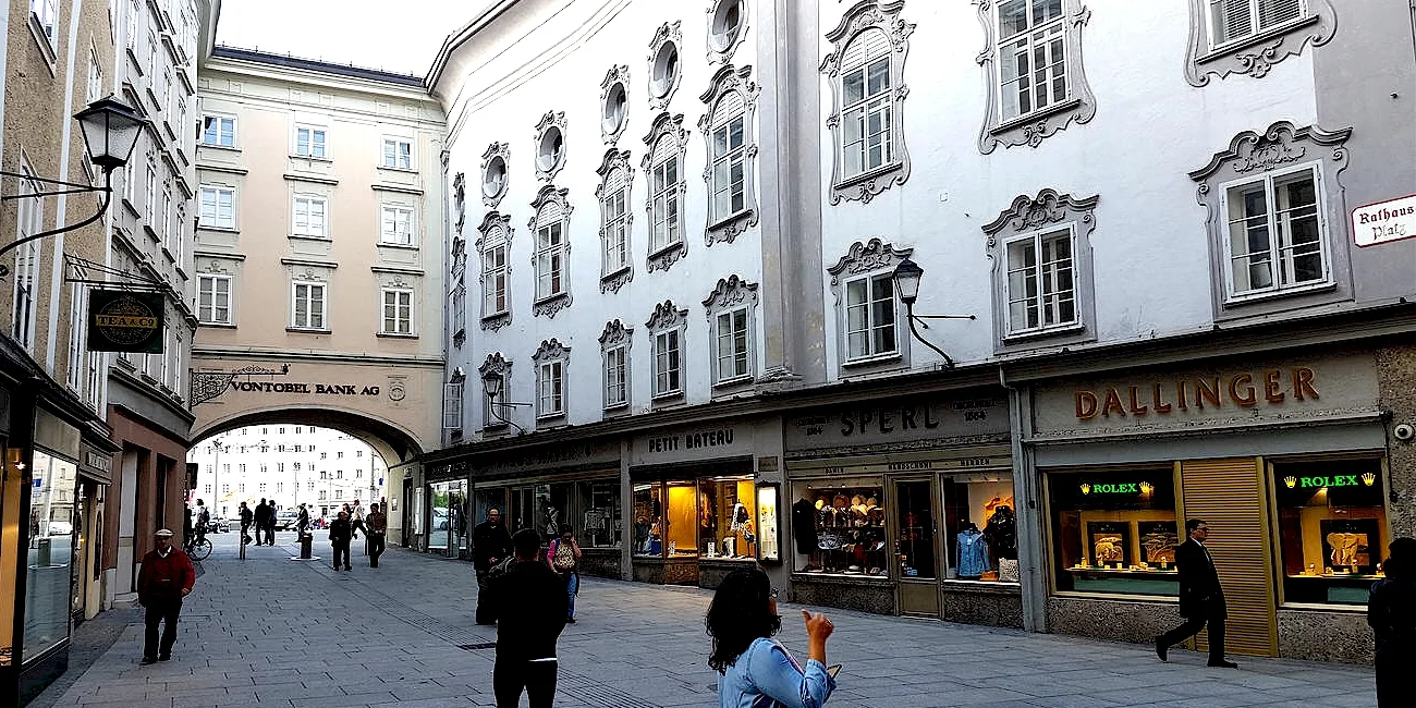 SALZBURGO — 24