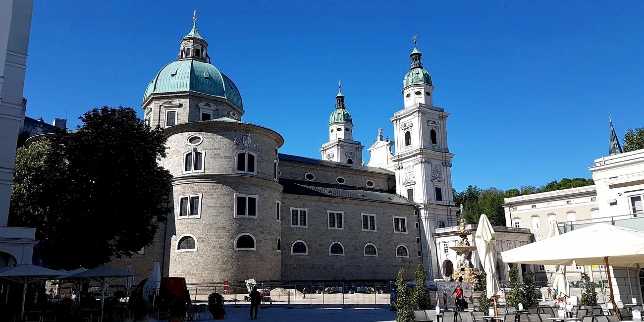 SALZBURGO — 48